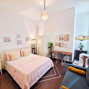 https://genoa-near-beach-romantic-room.hotelitalianriviera.com